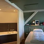 Hotel Et La K - Basel Airport