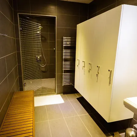 Et La K - Basel Airport