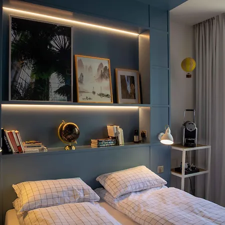 Et La K - Basel Airport